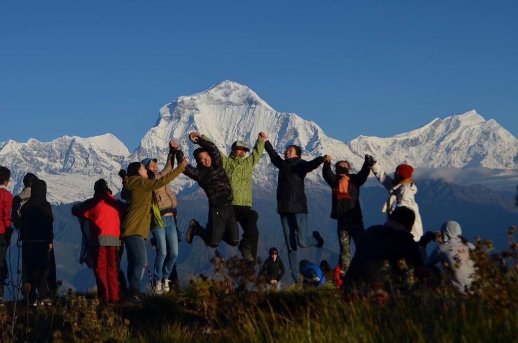 tourist full in punhill (3) घोडेपानी होटल पर्यटकले भरिभराउ