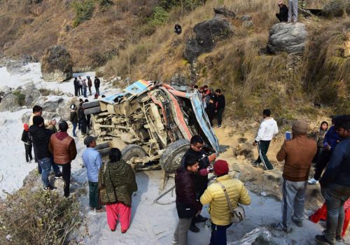बस दुर्घटनामा मृत्यु हुनेको संख्या ७ पुग्यो