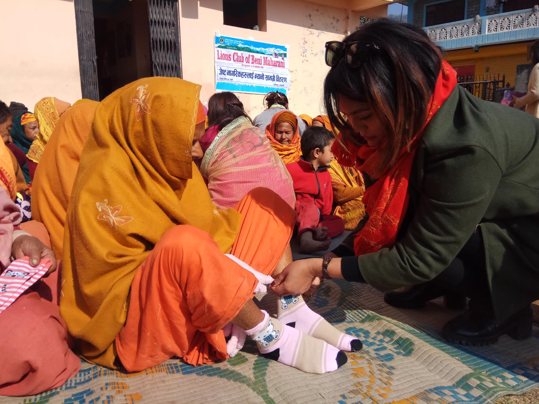 IMG_20190112_111735 बृद्धाश्रमका जेष्ठ नागरिकलाई न्यानो कपडा