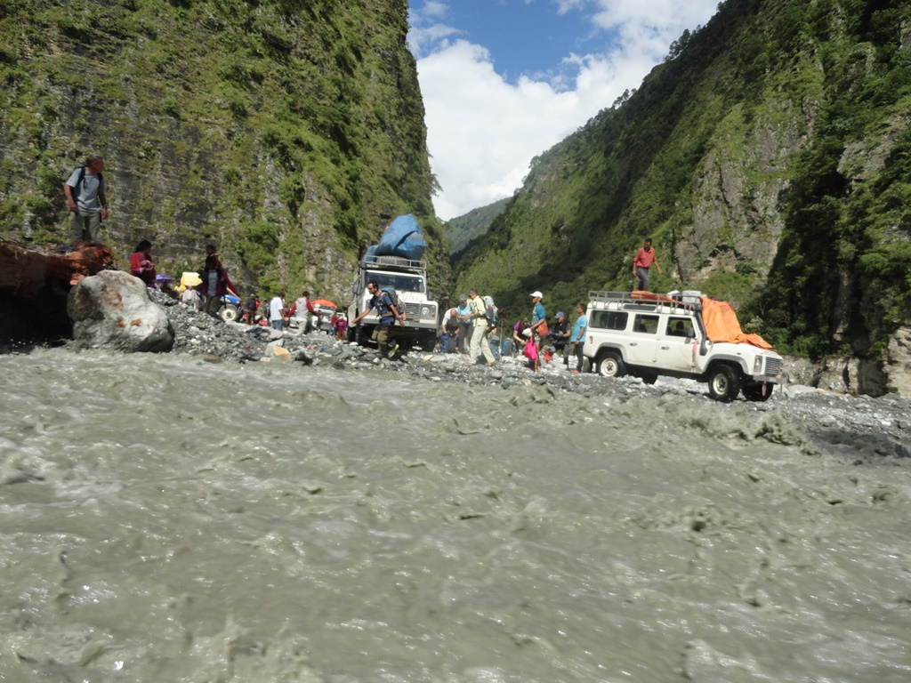 मनसुनको न्यूनचापीय रेखा नेपालनजिक, यी क्षेत्रमा धेरै भारी वर्षा हुने