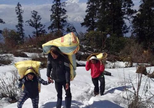 म्याग्दीका गाउँमा हिमपातपछिका तस्वीर