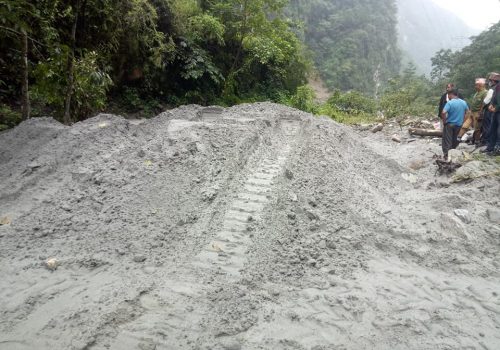 कालीगण्डकीबाट वालुलाको अवैध उत्खनन गर्ने शर्मा युनाईटेड समेतलाई ५० हजार जरिवाना