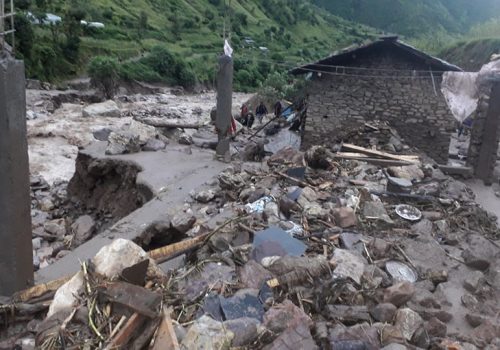 ढोरपाटन बाढीपहिरो : ११ को शव भेटियो, २५ जना सम्पर्कविहीन