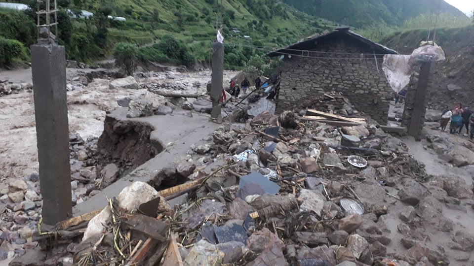 ढोरपाटन बाढीपहिरो : ११ को शव भेटियो, २५ जना सम्पर्कविहीन