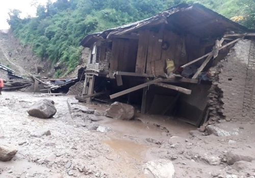 ढोरपाटनमा बाढी र पहिरोले १७ जना बेपत्ता, २५ घर बगायो