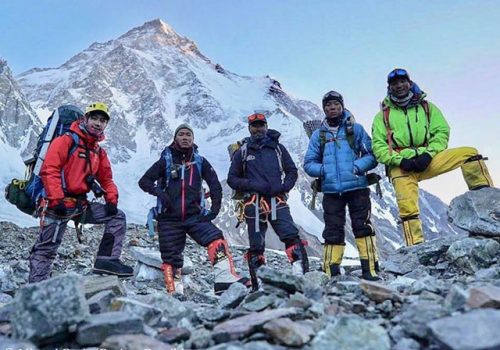 निर्मल पुर्जासहित १० नेपाली पुगे केटू हिमालको चुचुरोमा