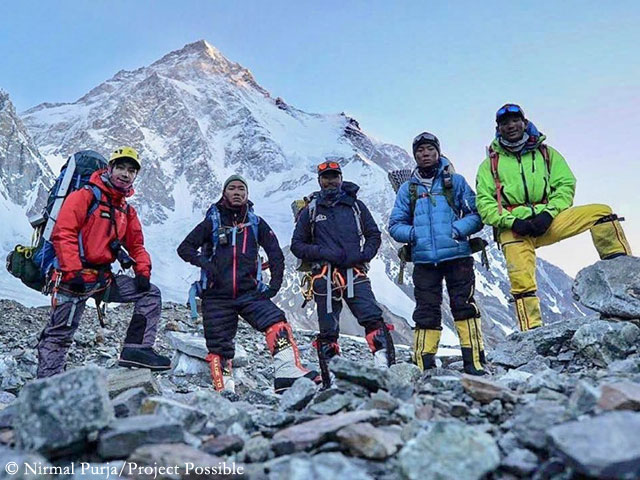 Nirmal-K2-summi-team निर्मल पुर्जासहित १० नेपाली पुगे केटू हिमालको चुचुरोमा