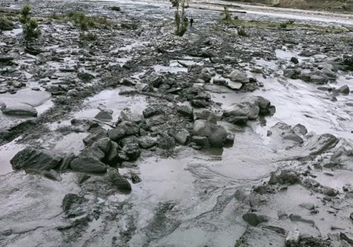 मार्फा खोलामा सडक अवरुद्ध, यात्रु अलपत्र
