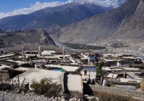लगातारको वर्षाले मुस्ताङ्मा दुई घर भत्किए, माटोका घर चुहिन थाले