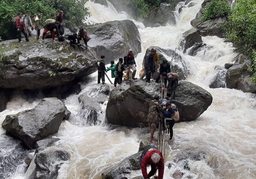 खोलामा फसेका १७० मजदुरको उद्धार