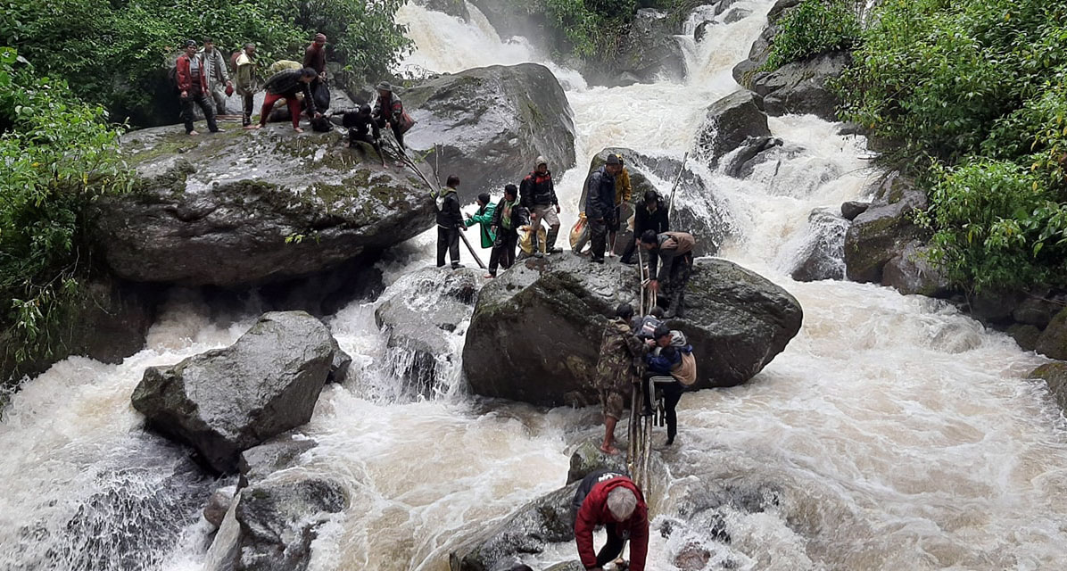 खोलामा फसेका १७० मजदुरको उद्धार