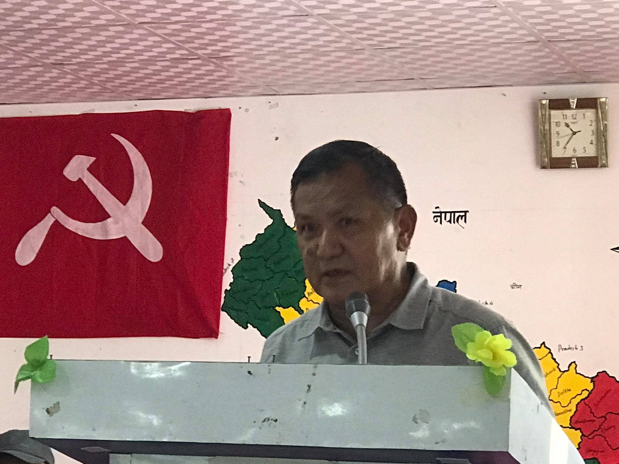 ‘माधव नेपाल निहुँ खोजीखोजी निक्लनु भो’– सचिव गुरुङ्ग