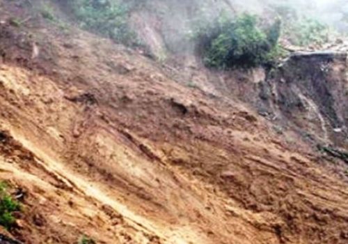 पोखरामा भारी वर्षाका कारण घरहरु भत्किदा ३ को मृत्यु, १ बेपता, ५ घाइते