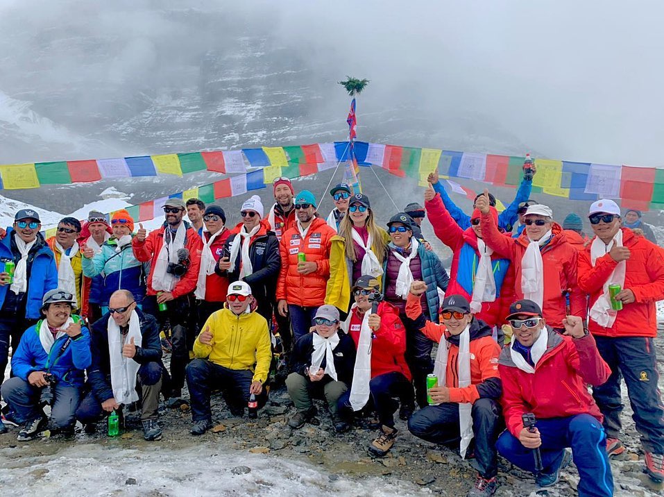 शरद ऋतुमा पहिलो पटक नेपाली महिला पूर्णिमा र पासाङ शेर्पा समेत १९ पर्वतारोहीले गरे धवलागिरीको आरोहण