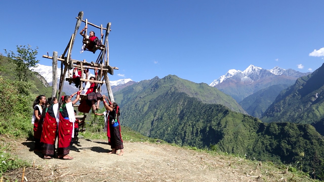 घर फर्कने लर्को, मेलाजात्राले उल्लासमय गाँउ