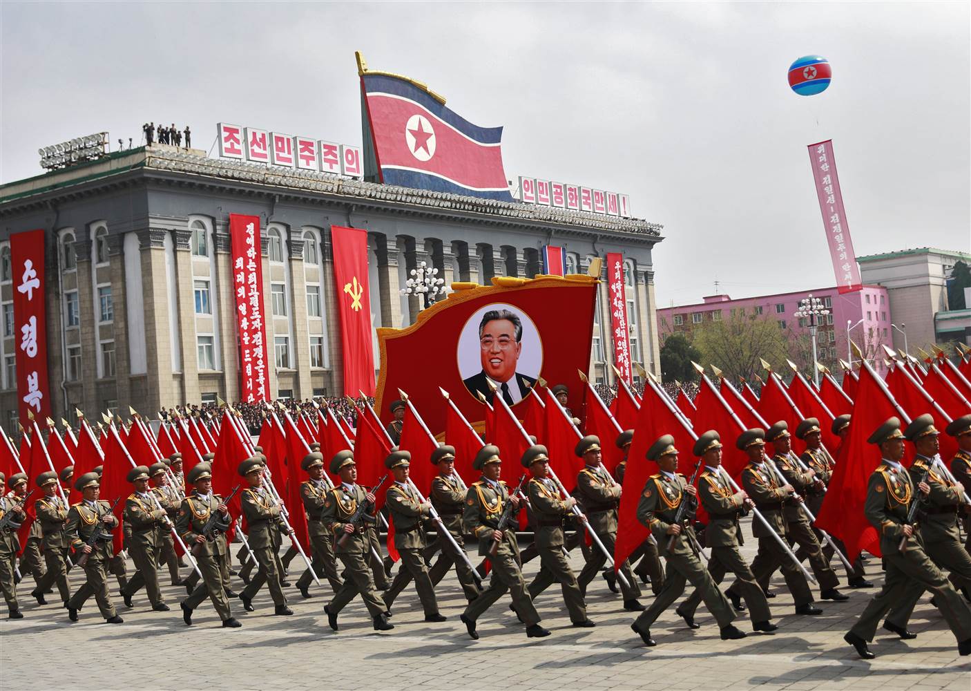 170415-world-northkorea-soldiers-parade-0704_219f7d358983b3933d96d393e6cb5bc2.nbcnews-ux-2880-1000 उत्तर कोरियामाथि प्रतिबन्ध लगाउने प्रयास विफल