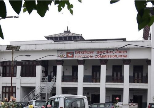 निर्वाचनको मिति तोकेर स्थानीय तहलाई पूर्ण गराउने जिम्मेवारी सरकारको हो : आयोग