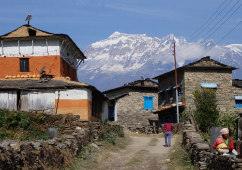 हराउँदै रातो माटो र कमेरो