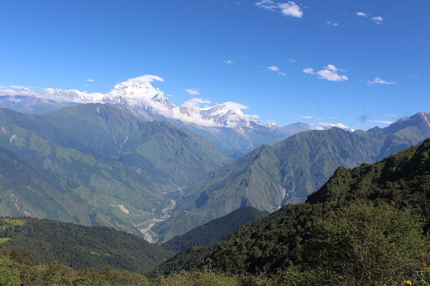 तस्वीरमा संसारकै गहिराे गल्छीकाे साैन्दर्य