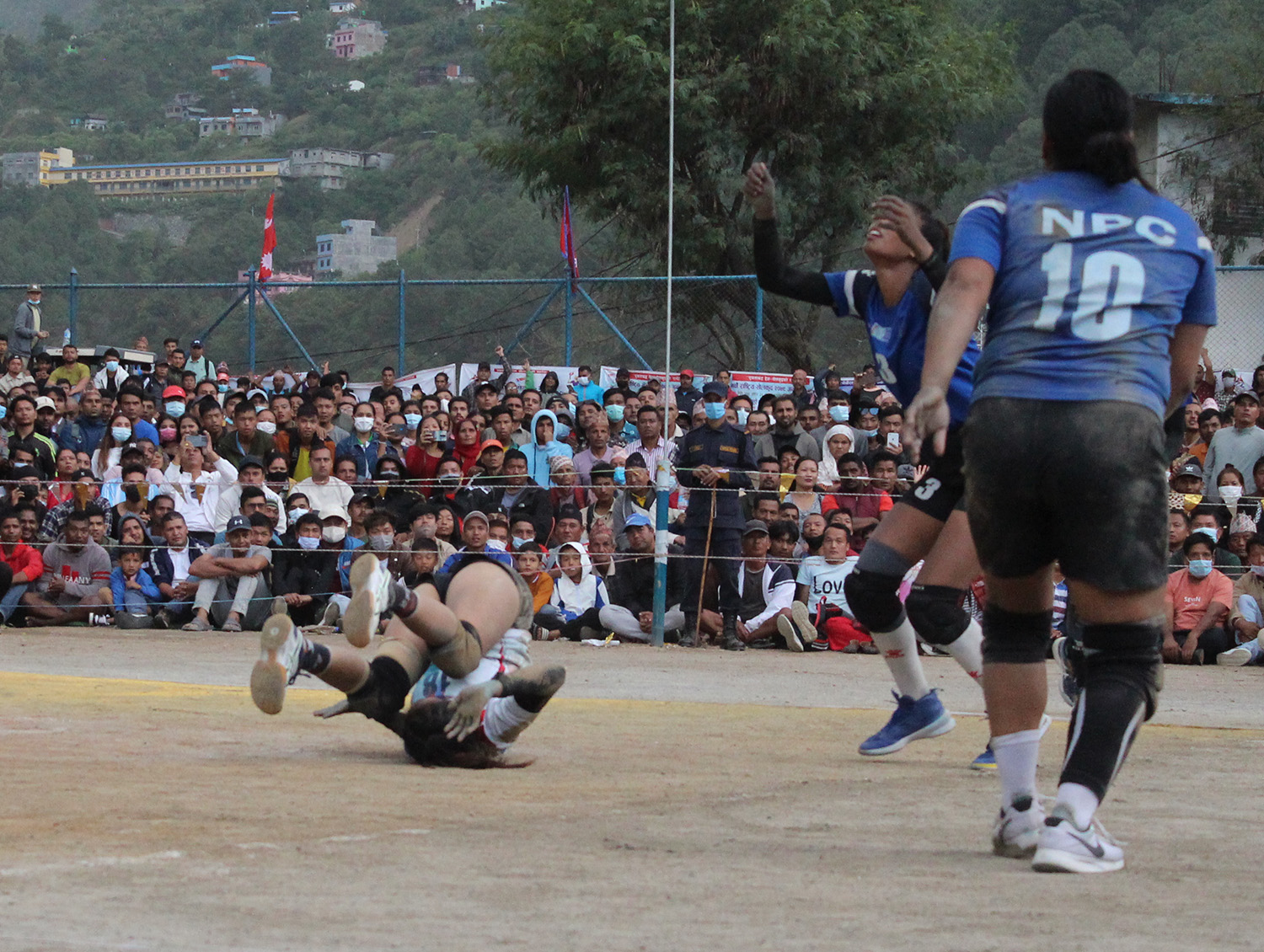 नवाैं राष्ट्रिय खेलकुद प्रतियाेगिता ०७९ अन्तर्गत म्याग्दीमा संचालित भलिवल प्रतियाेगिताकाे फाइनल खेलका केही फरक तस्वीरहरू