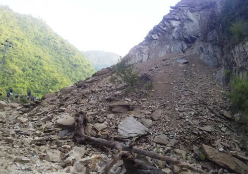 सुक्खा पहिरोमा पुरिएरबागलुङको बरेङमा एक जनाको मृत्यु