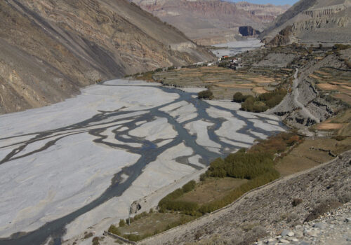 कालीगण्डकीमा नदीजन्य पदार्थ पुप्रिदा मुस्ताङका बस्ती जोखिममा