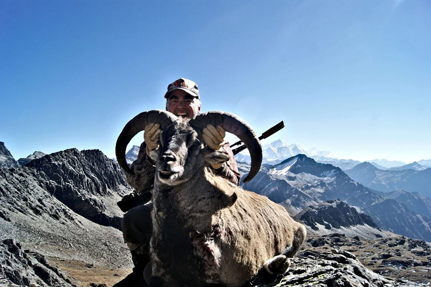 ढोरपाटनमा ८ जना शिकारी पर्यटकले १९ वन्यजन्तुको शिकार हर्दै, नेपाली शिकारी अाएनन