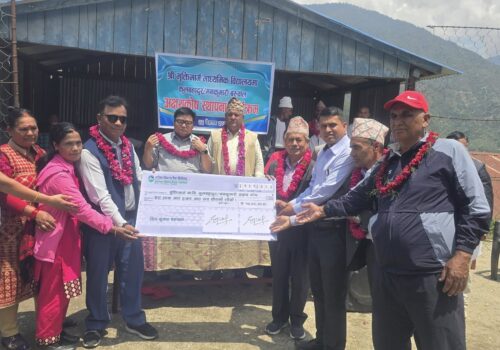 बरुवाल दम्पत्तिले गरे मुक्तिमार्ग मावि अक्षय कोषमा रकम हस्तान्त्रण