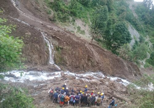 रूमकाे लुक्सीपार पहिरोमा वेपत्ता वालकको शव फेला