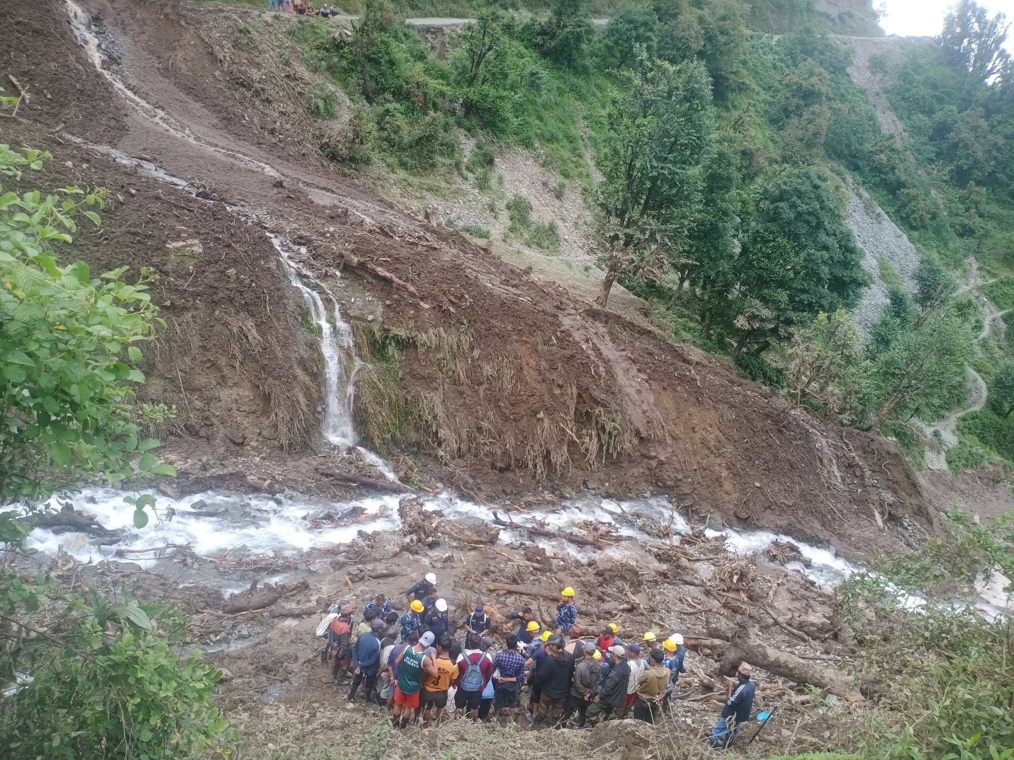 रूमकाे लुक्सीपार पहिरोमा वेपत्ता वालकको शव फेला