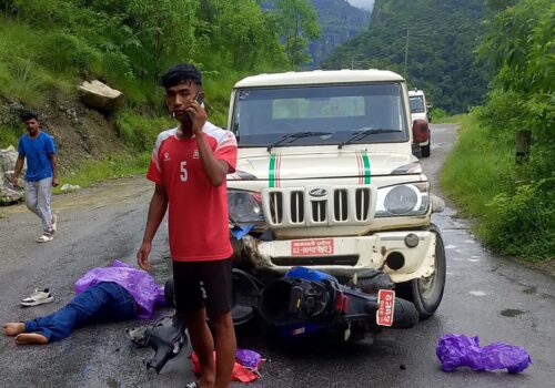 दुर्घटनामा स्कुटर चालक गम्भीर घाईते