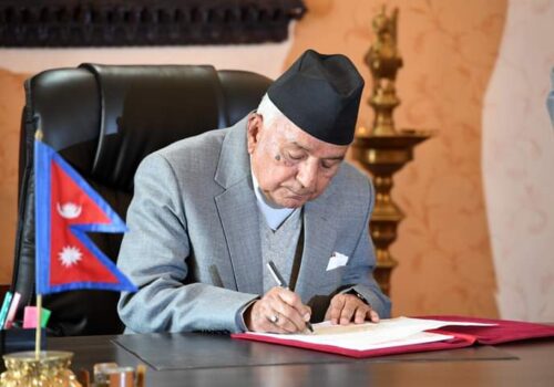 राष्ट्रपतिले प्रधानमन्त्री ओलीको राजिनामा स्वीकृत