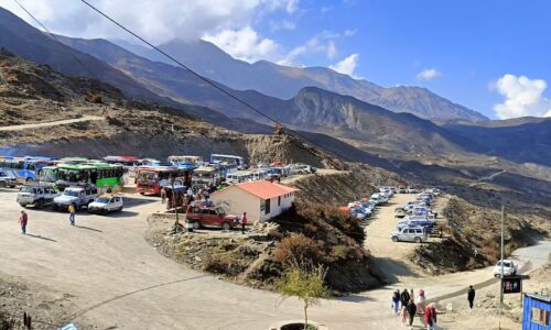 IMG20241020094525 मुस्ताङ जाने पाहुनाको लर्को, होटलमा बास पाउनै मुस्किल