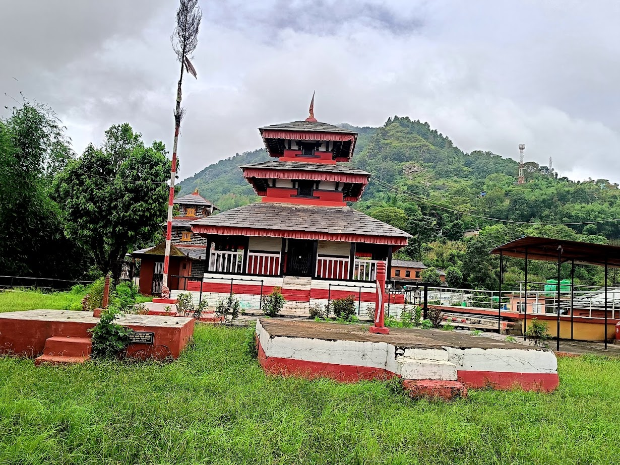 भगवती मन्दीरमा राँगो मार हान्न चार लाख ९२ हजार रुपैयाँ कवोल, भगवान खत्रीले हान्ने भए मार