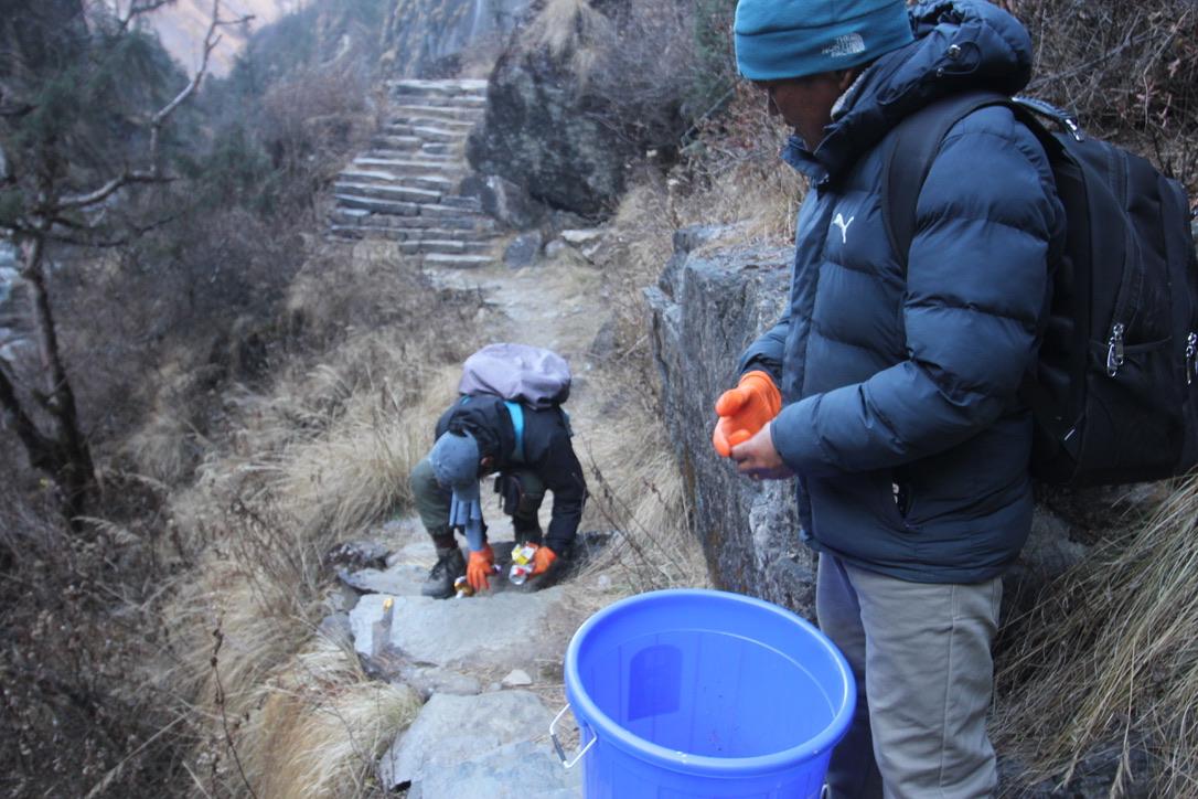 मौरिसहर्जोग पदमार्गबाट फोहोर संकलन