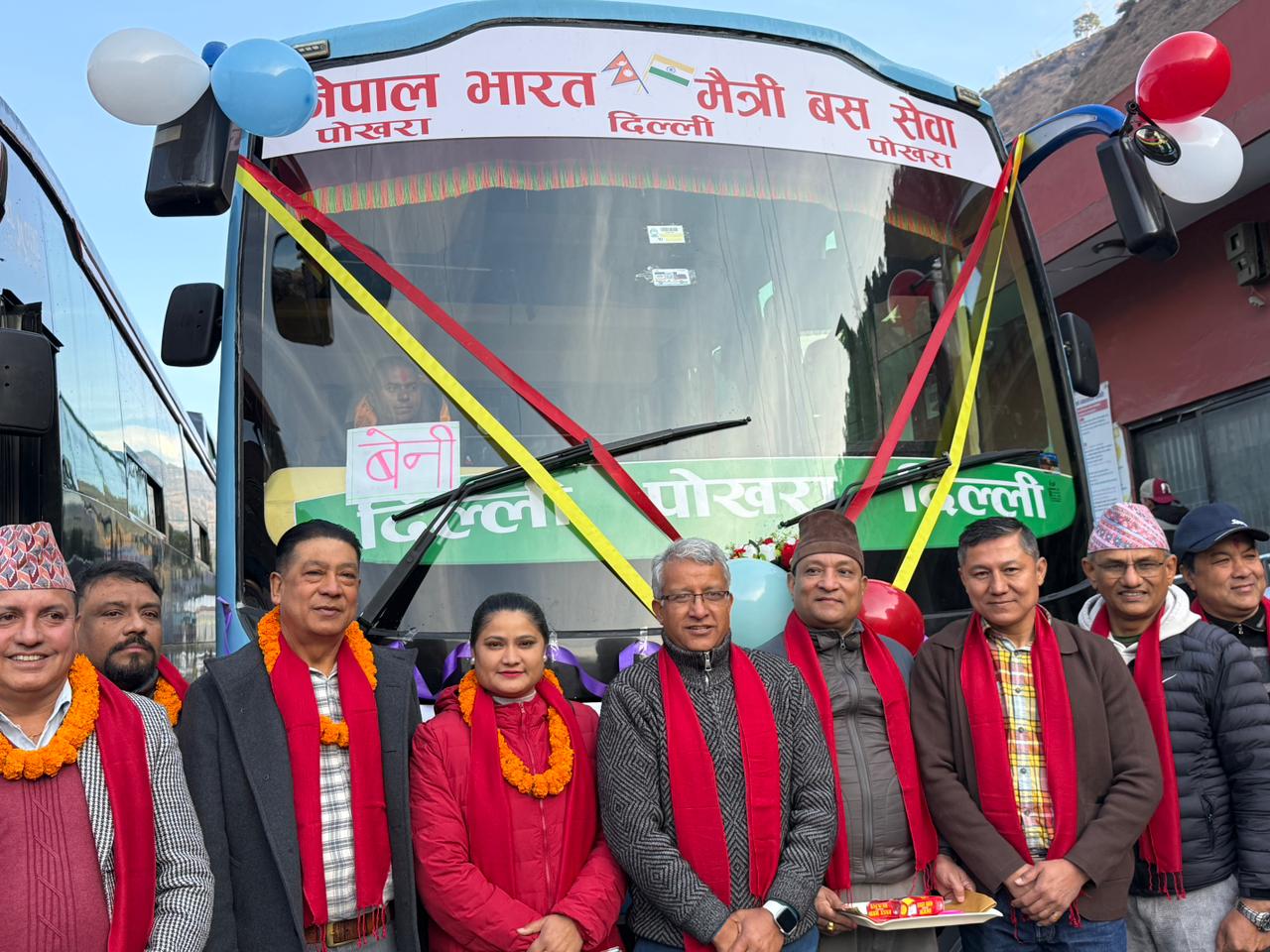 बेनीका मेयरले गरे बेनी-नयाँ दिल्ली सिधा बस सेवा उद्घाटन