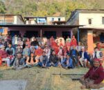 मतदाताकाे उत्साहजनक उपस्थितीमा एमालेका श्रेष्ठ मालिकामा घरदैलाे गर्दै