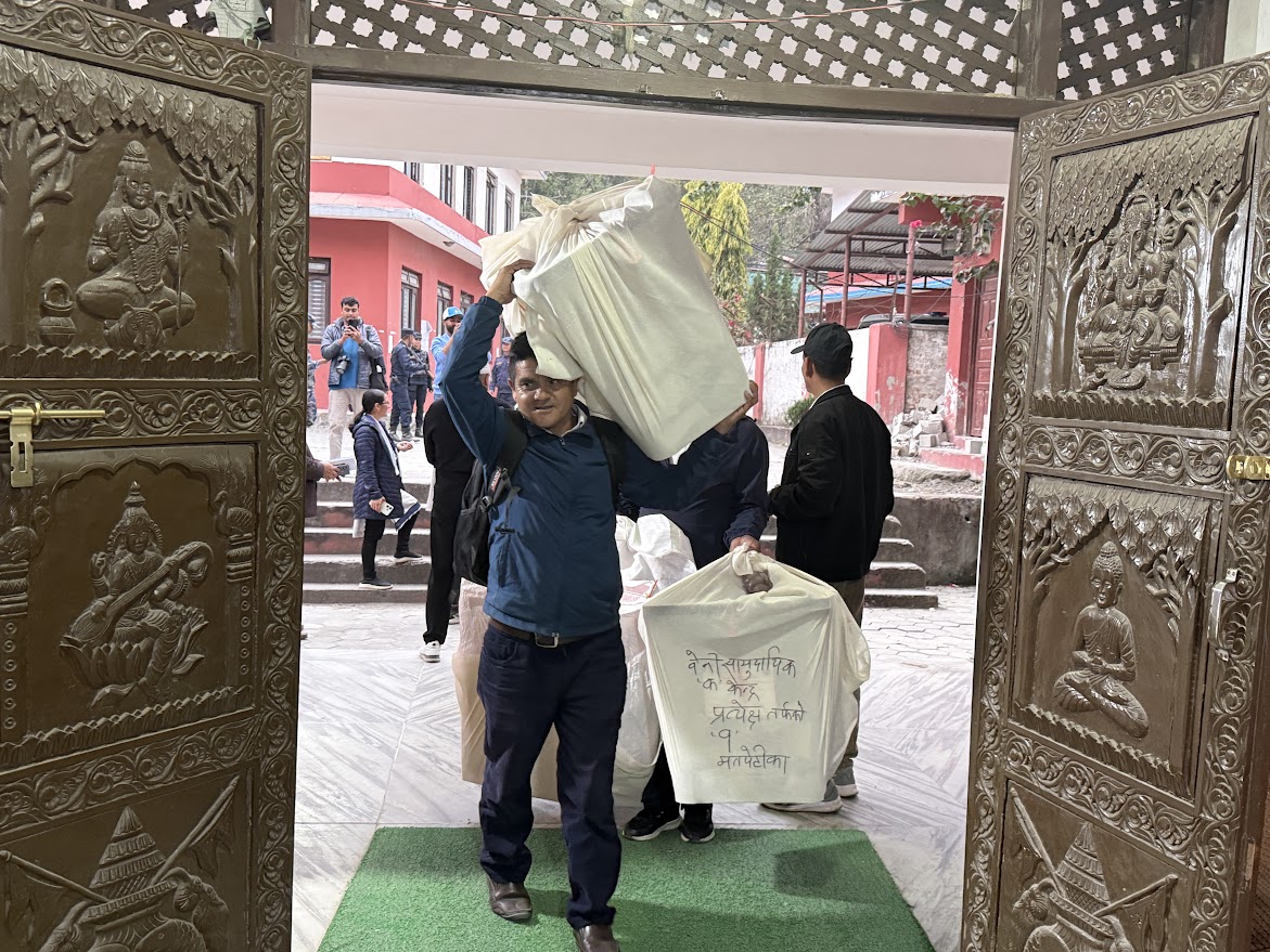 म्याग्दीमा ५४.२८ र मुस्ताङमा ५६.४७ प्रतिशत मत खस्याे, मतपेटिका ल्याउन सुरू
