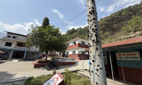 बेनीको त्यो छियाछिया पोल ः जहाँ बुलेटका घाउ र ब्यालेटको विद्रोह गुञ्जिन्छ