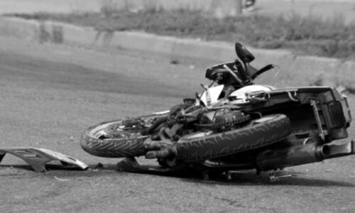 motor cycle accdent mustang मुस्ताङमा माेटरसाइकल दुर्घटनामा निर्वाचनमा खटिएका कर्मचारीकाे मृत्यु