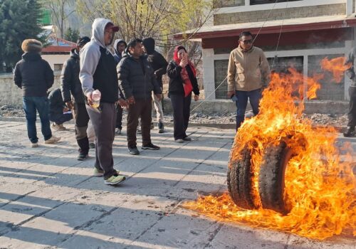 मतदातालाई बाँड्न लैजादै गरेको पैसासहित मुस्ताङमा पूर्ववडाध्यक्ष नियन्त्रणमा