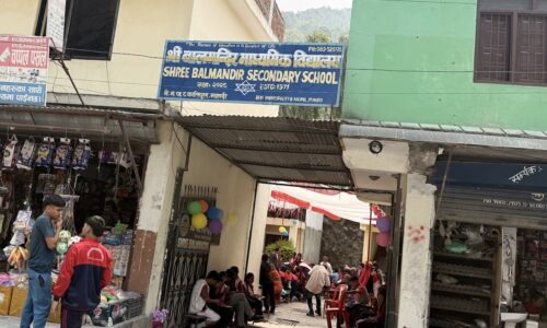 खरानीबाट ब्युातिएको ‘वालमन्दिर ः जहाँ भुईमान्छेका चिचिला, कोपिला र फूलहरु फक्रिरहेछन