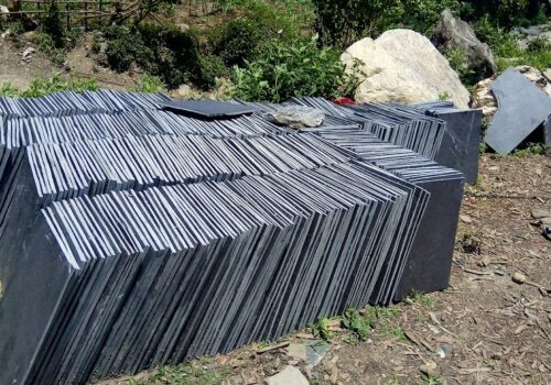 अवैध स्लेट ढुङ्गासहितको ट्रक प्रहरी नियन्त्रणमा