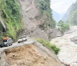 बेनी–जोमसोम सडकमा अस्थायी ट्रयाक बनेपछि गाडी चल्न थाले