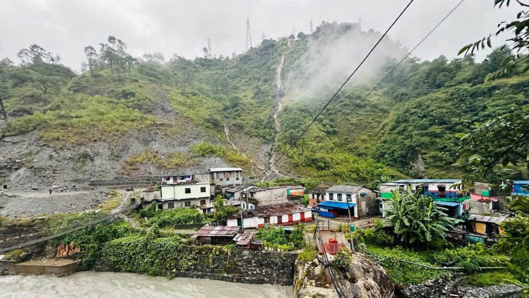 म्याग्दीमा वर्षाको वैज्ञानिक ‘राताे रेखा’ पार, वर्षा सुस्ताए पनि पहिरोको जोखिम यथावत्