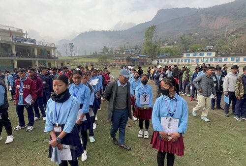 म्याग्दीकाे एसईई परिक्षा ः कतै सुत्केरी कतै आमाछोरा सहभागी, २० जना परिक्षार्थी अनुपस्थित